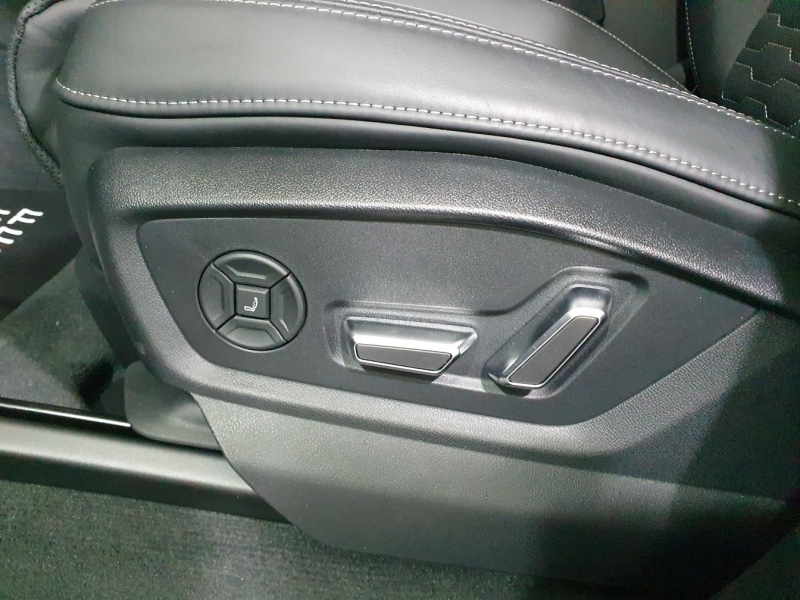 Audi RS Q8 бензин 2025 id-1005483 Купить Audi RS Q8 бензин 2025 id-1005483 в Киеве, Фото №21