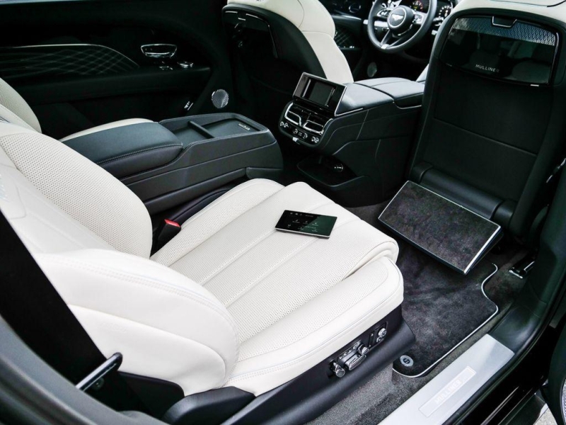 Купить Bentley Bentayga EWB Mulliner бензин 2025 id-1005333 в Киеве, Фото №7