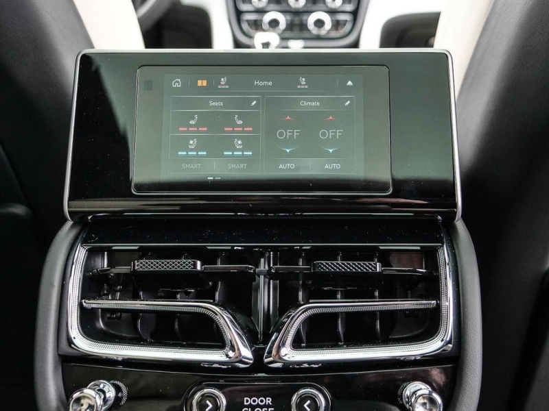 Купить Bentley Bentayga EWB Mulliner бензин 2026 id-1005333 в Киеве, Фото №14