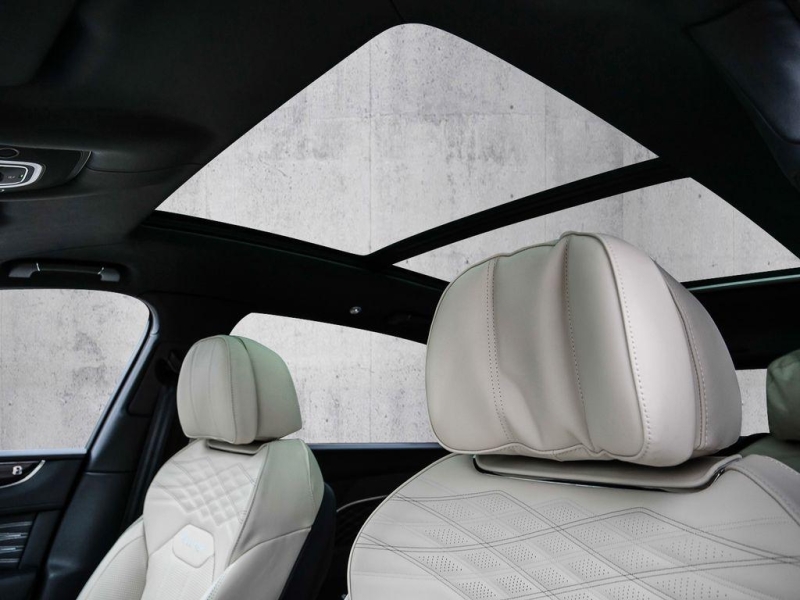 Купить Bentley Bentayga EWB Mulliner бензин 2026 id-1005333 в Киеве, Фото №16