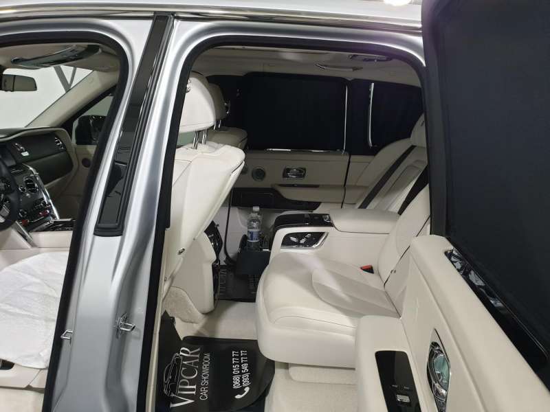 Rolls-Royce Cullinan бензин 2019 id-1005128 Купить Rolls-Royce Cullinan бензин 2019 id-1005128 в Киеве, Фото №23