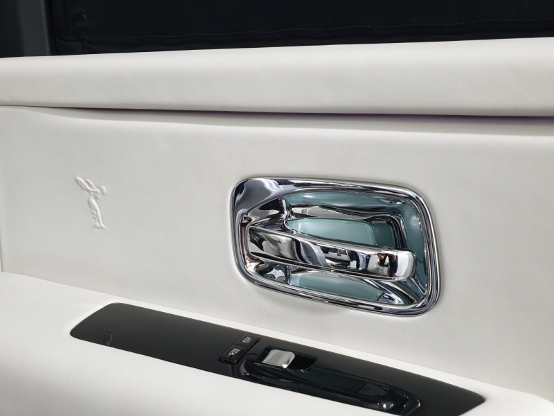 Rolls-Royce Cullinan бензин 2019 id-1005128 Купить Rolls-Royce Cullinan бензин 2019 id-1005128 в Киеве, Фото №28