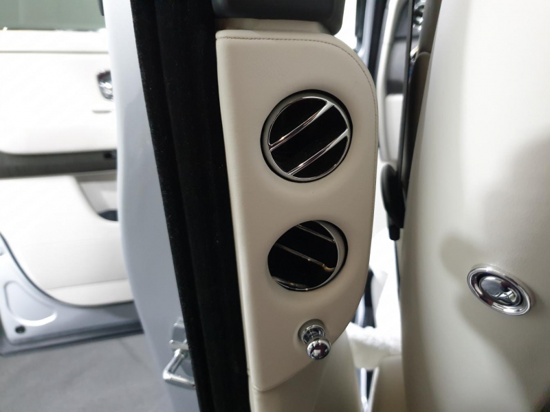 Rolls-Royce Cullinan бензин 2019 id-1005128 Купить Rolls-Royce Cullinan бензин 2019 id-1005128 в Киеве, Фото №35