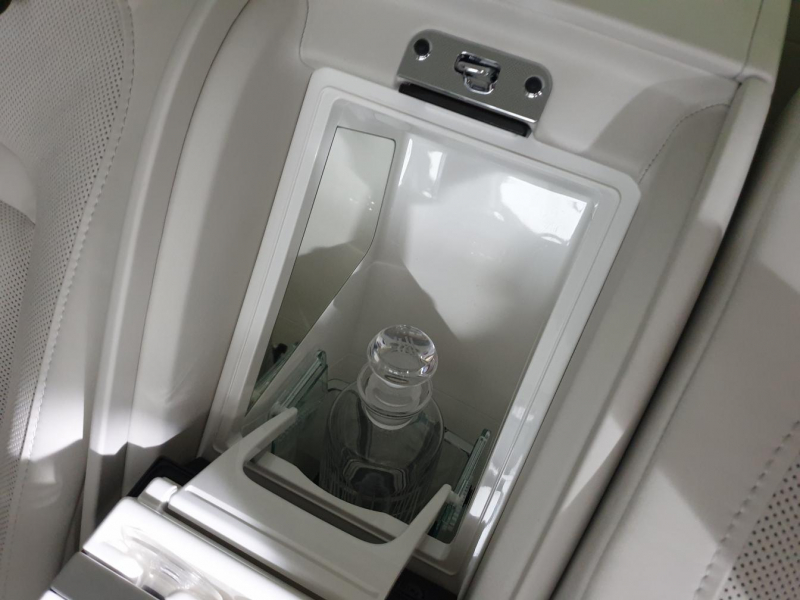 Rolls-Royce Cullinan бензин 2019 id-1005128 Купить Rolls-Royce Cullinan бензин 2019 id-1005128 в Киеве, Фото №44