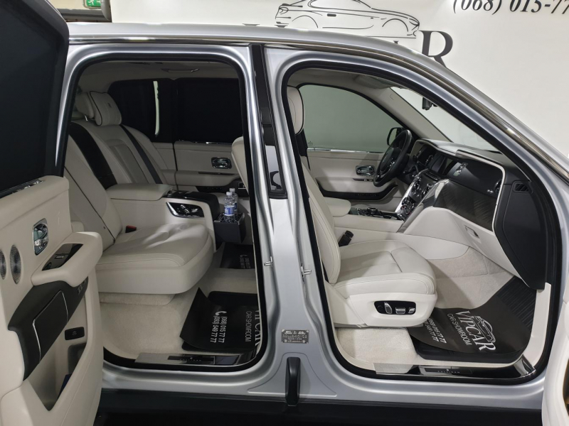 Rolls-Royce Cullinan бензин 2019 id-1005128 Купить Rolls-Royce Cullinan бензин 2019 id-1005128 в Киеве, Фото №48
