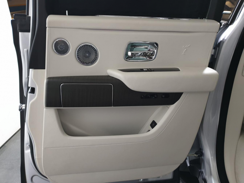 Rolls-Royce Cullinan бензин 2019 id-1005128 Купить Rolls-Royce Cullinan бензин 2019 id-1005128 в Киеве, Фото №50