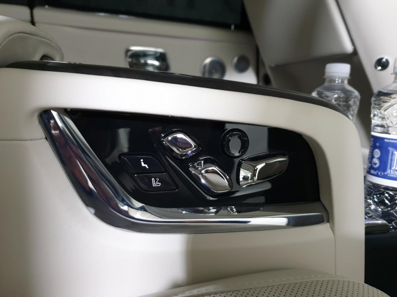 Rolls-Royce Cullinan бензин 2019 id-1005128 Купить Rolls-Royce Cullinan бензин 2019 id-1005128 в Киеве, Фото №52