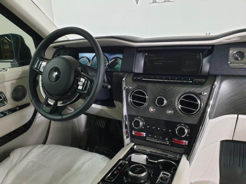 Rolls-Royce Cullinan бензин 2019 id-1005128 Купить Rolls-Royce Cullinan бензин 2019 id-1005128 в Киеве, Фото №57