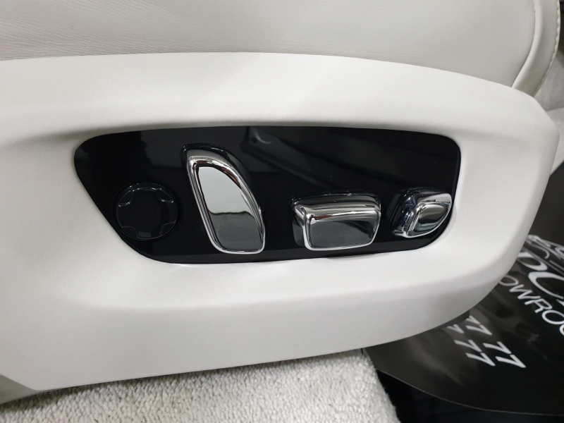 Rolls-Royce Cullinan бензин 2019 id-1005128 Купить Rolls-Royce Cullinan бензин 2019 id-1005128 в Киеве, Фото №59