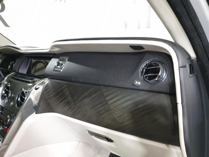 Rolls-Royce Cullinan бензин 2019 id-1005128 Купить Rolls-Royce Cullinan бензин 2019 id-1005128 в Киеве, Фото №62