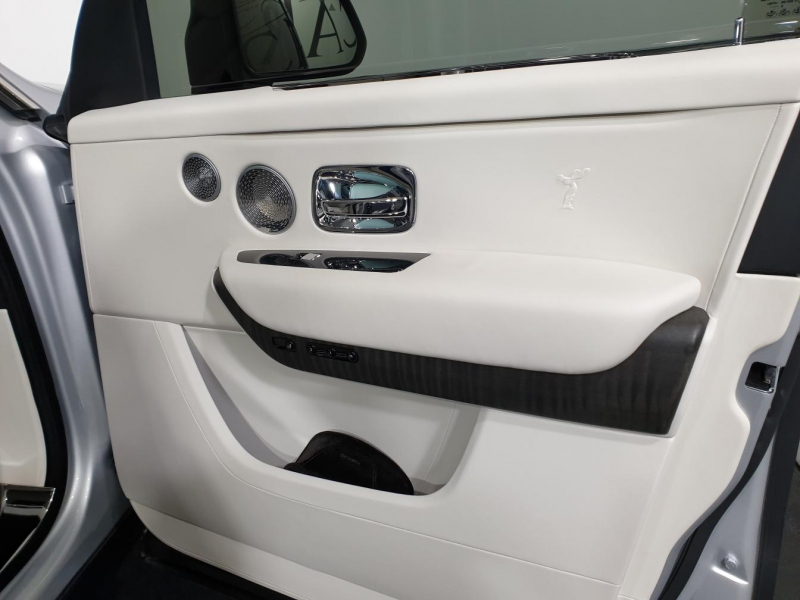 Rolls-Royce Cullinan бензин 2019 id-1005128 Купить Rolls-Royce Cullinan бензин 2019 id-1005128 в Киеве, Фото №67