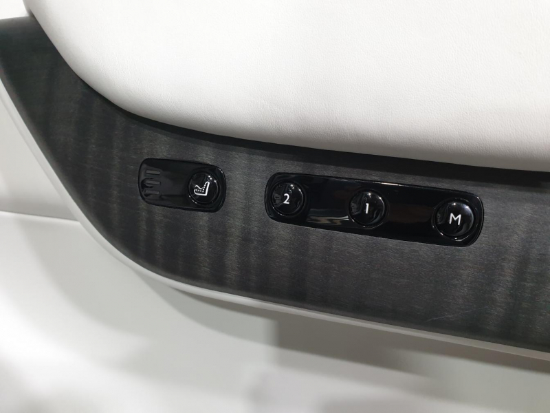 Rolls-Royce Cullinan бензин 2019 id-1005128 Купить Rolls-Royce Cullinan бензин 2019 id-1005128 в Киеве, Фото №68