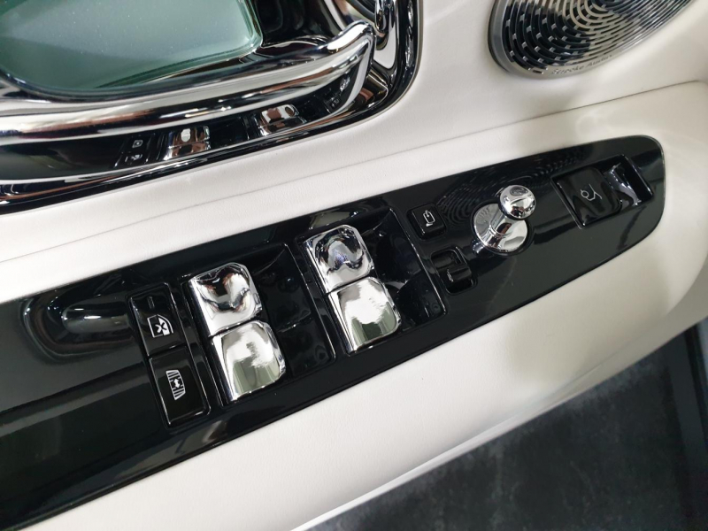 Rolls-Royce Cullinan бензин 2019 id-1005128 Купить Rolls-Royce Cullinan бензин 2019 id-1005128 в Киеве, Фото №80