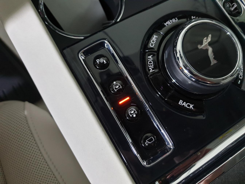 Rolls-Royce Cullinan бензин 2019 id-1005128 Купить Rolls-Royce Cullinan бензин 2019 id-1005128 в Киеве, Фото №84