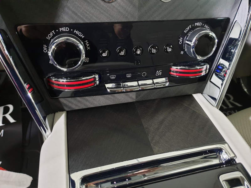 Rolls-Royce Cullinan бензин 2019 id-1005128 Купить Rolls-Royce Cullinan бензин 2019 id-1005128 в Киеве, Фото №88