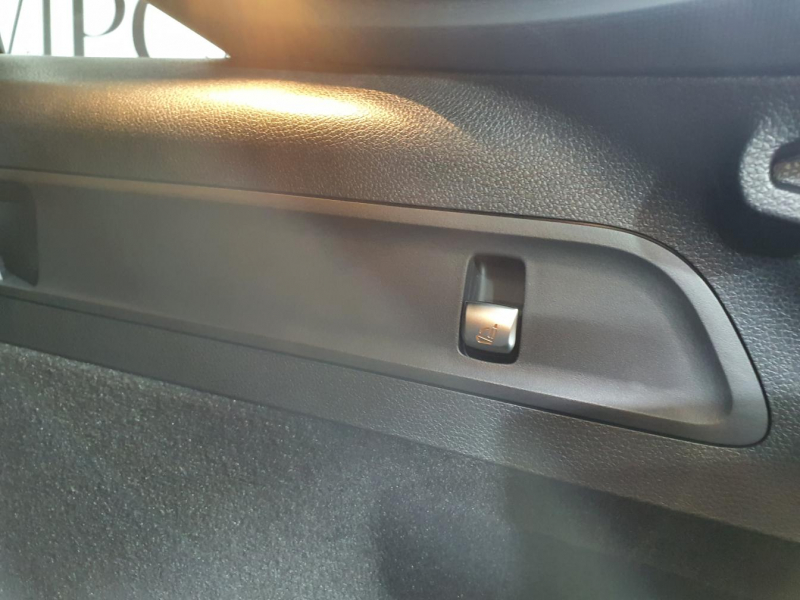 Mercedes-Benz EQC 400 4matic электро 2024 id-1004927 Купить Mercedes-Benz EQC 400 4matic электро 2024 id-1004927 в Киеве, Фото №19