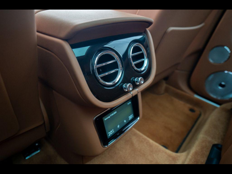 Bentley Bentayga AZURE бензин 2024 id-1004847 Купить Bentley Bentayga AZURE бензин 2024 id-1004847 в Киеве, Фото №6
