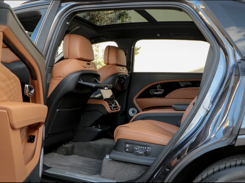 Купить Bentley Bentayga EWB Azure бензин 2026 id-1004735 в Киеве, Фото №9