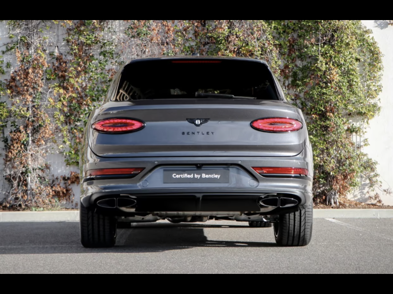 Купить Bentley Bentayga EWB Azure бензин 2026 id-1004735 в Киеве, Фото №3