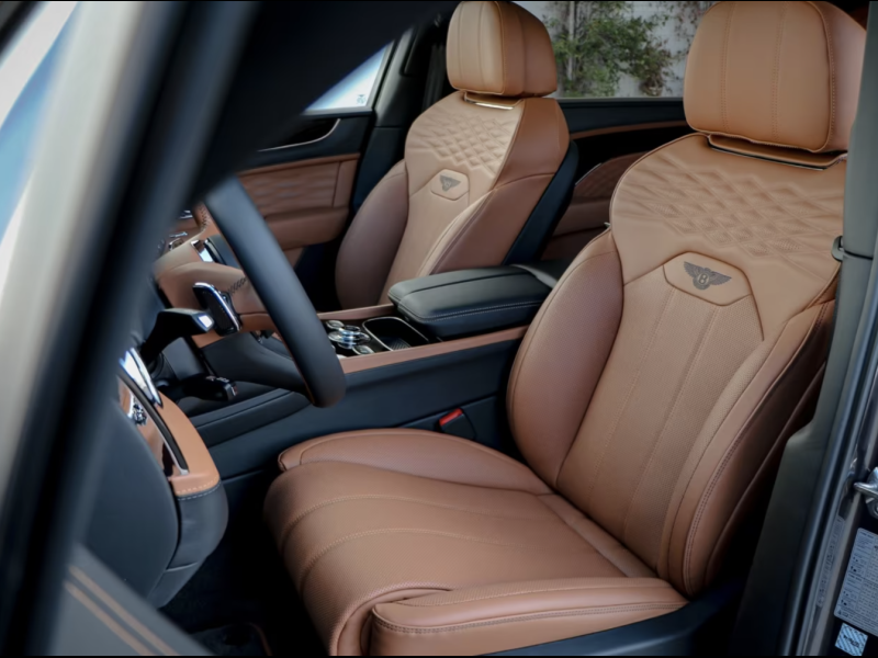 Купить Bentley Bentayga EWB Azure бензин 2026 id-1004735 в Киеве, Фото №6