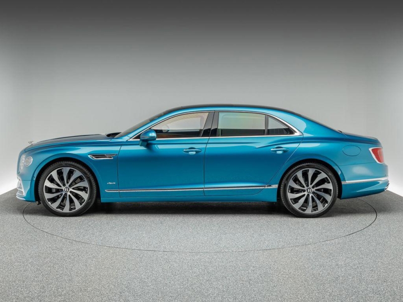 Bentley Flying Spur Azure Hybrid гибрид 2025 id-1004669 Купить Bentley Flying Spur Azure Hybrid гибрид 2025 id-1004669 в Киеве, Фото №2