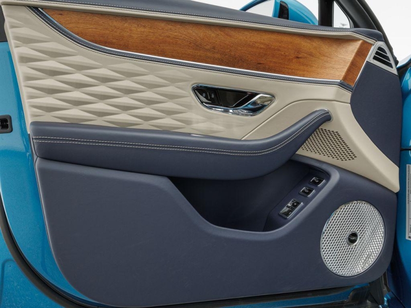 Bentley Flying Spur Azure Hybrid гибрид 2025 id-1004669 Купить Bentley Flying Spur Azure Hybrid гибрид 2025 id-1004669 в Киеве, Фото №10