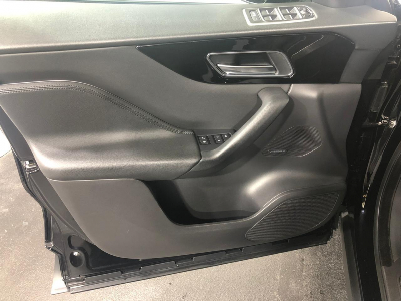 Jaguar F-Pace дизель 2017 id-1004391 Купить Jaguar F-Pace дизель 2017 id-1004391 в Киеве, Фото №30