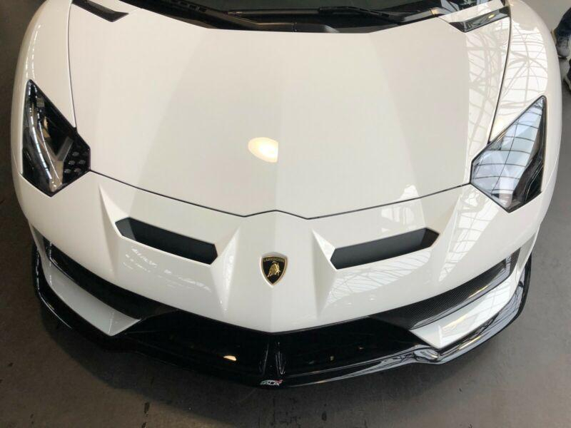 Lamborghini Aventador SVJ бензин 2023 id-1004346 Купить Lamborghini Aventador SVJ бензин 2023 id-1004346 в Киеве, Фото №7