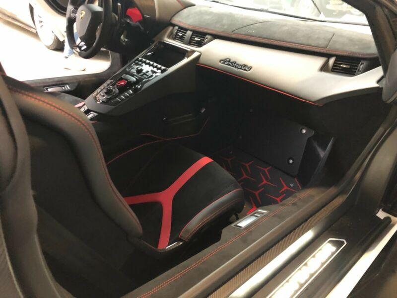 Lamborghini Aventador SVJ бензин 2023 id-1004346 Купить Lamborghini Aventador SVJ бензин 2023 id-1004346 в Киеве, Фото №9