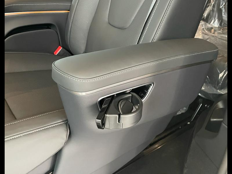 Mercedes-Benz V 300D 4MATIC Extralong дизель 2023 id-1004330 Купить Mercedes-Benz V 300D 4MATIC Extralong дизель 2023 id-1004330 в Киеве, Фото №18