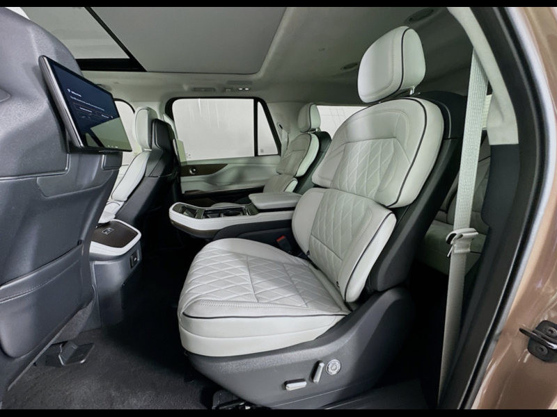 Lincoln Navigator L Black Label 4WD бензин 2025 id-1004253 Купить Lincoln Navigator L Black Label 4WD бензин 2025 id-1004253 в Киеве, Фото №10