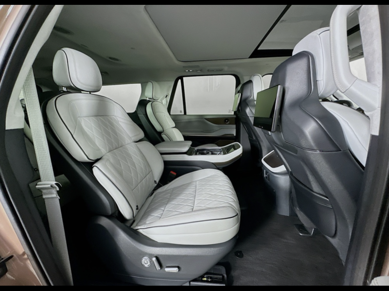 Lincoln Navigator L Black Label 4WD бензин 2025 id-1004253 Купить Lincoln Navigator L Black Label 4WD бензин 2025 id-1004253 в Киеве, Фото №13