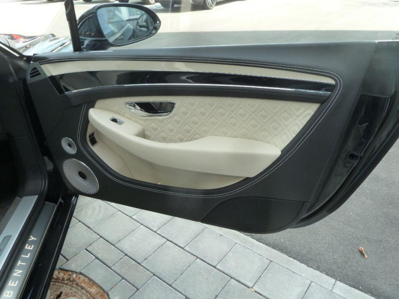 Bentley Continental GTC V8 Azure бензин 2024 id-9158 Купить Bentley Continental GTC V8 Azure бензин 2024 id-9158 в Киеве, Фото №6