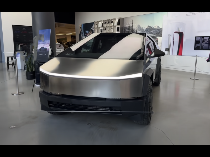 Купить Tesla Cybertruck электро 2025 id-9049 в Киеве, Фото №2