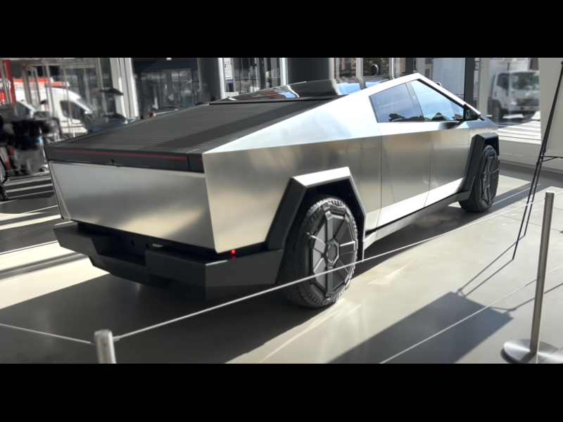 Купить Tesla Cybertruck электро 2025 id-9049 в Киеве, Фото №13