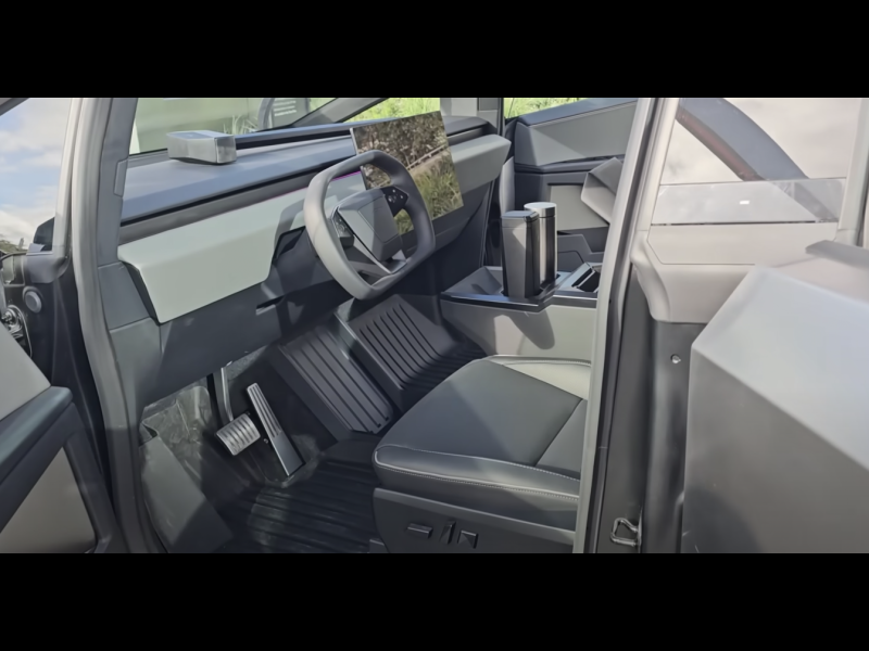 Купить Tesla Cybertruck электро 2025 id-9049 в Киеве, Фото №18