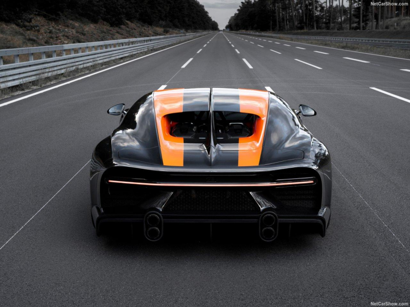 Bugatti Chiron Super Sport 300 бензин 2021 id-9016 Купить Bugatti Chiron Super Sport 300 бензин 2021 id-9016 в Киеве, Фото №2
