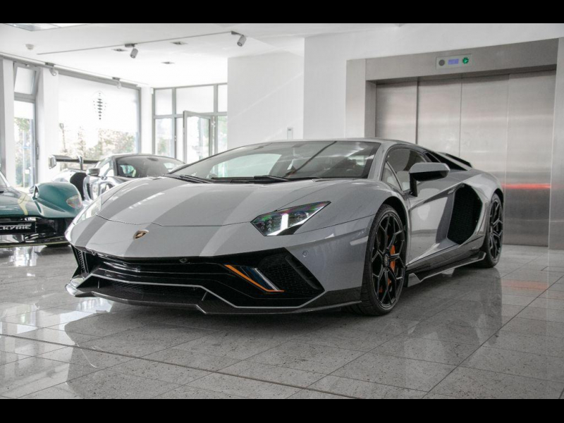 Lamborghini Aventador 780-4 Ultimae Roadster бензин 2024 id-9013