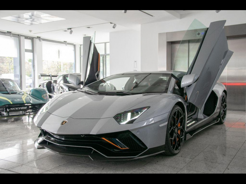 Lamborghini Aventador 780-4 Ultimae Roadster бензин 2024 id-9013 Купить Lamborghini Aventador 780-4 Ultimae Roadster бензин 2024 id-9013 в Киеве, Фото №1