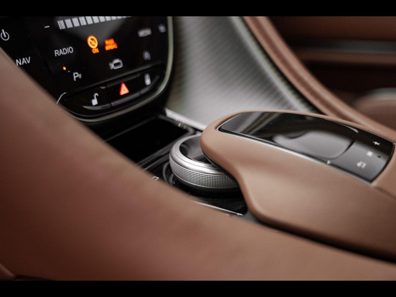 Aston-Martin DBS 770 Ultimate бензин 2026 id-8763 Купить Aston-Martin DBS 770 Ultimate бензин 2026 id-8763 в Киеве, Фото №17