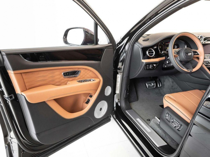 Bentley Bentayga EWB Azure бензин 2023 id-8695 Купить Bentley Bentayga EWB Azure бензин 2023 id-8695 в Киеве, Фото №10