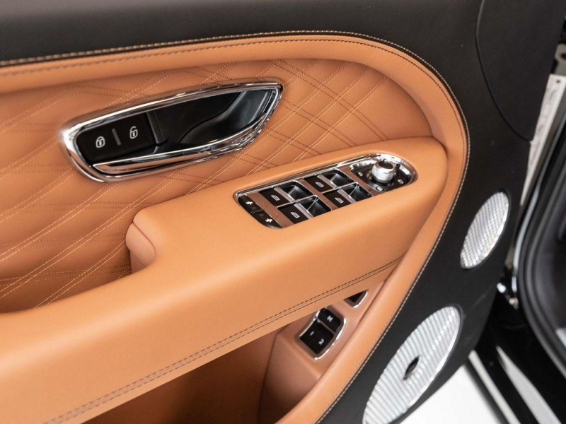 Bentley Bentayga EWB Azure бензин 2023 id-8695 Купить Bentley Bentayga EWB Azure бензин 2023 id-8695 в Киеве, Фото №12