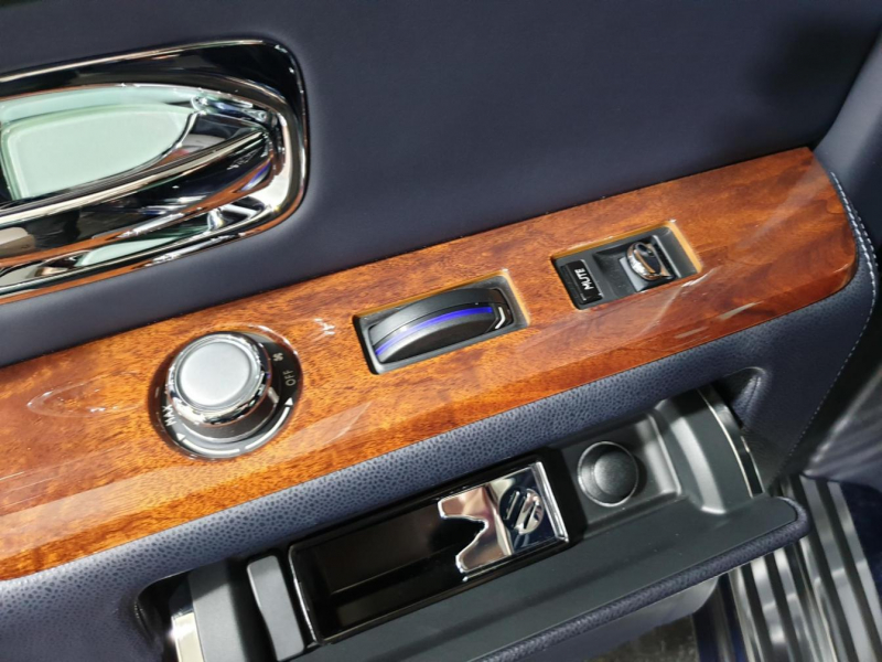 Rolls-Royce Phantom Extended Wheelbase бензин 2013 id-8557 Купить Rolls-Royce Phantom Extended Wheelbase бензин 2013 id-8557 в Киеве, Фото №14