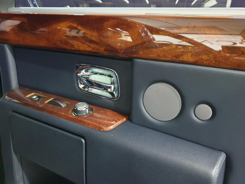 Rolls-Royce Phantom Extended Wheelbase бензин 2013 id-8557 Купить Rolls-Royce Phantom Extended Wheelbase бензин 2013 id-8557 в Киеве, Фото №31