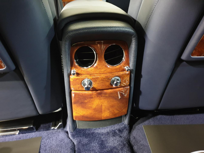 Rolls-Royce Phantom Extended Wheelbase бензин 2013 id-8557 Купить Rolls-Royce Phantom Extended Wheelbase бензин 2013 id-8557 в Киеве, Фото №47