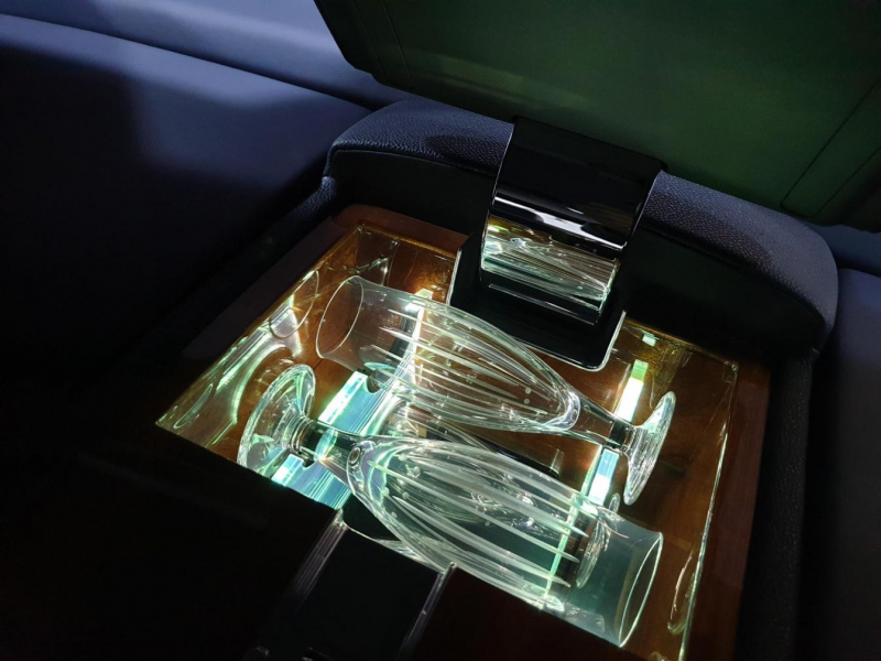 Rolls-Royce Phantom Extended Wheelbase бензин 2013 id-8557 Купить Rolls-Royce Phantom Extended Wheelbase бензин 2013 id-8557 в Киеве, Фото №57