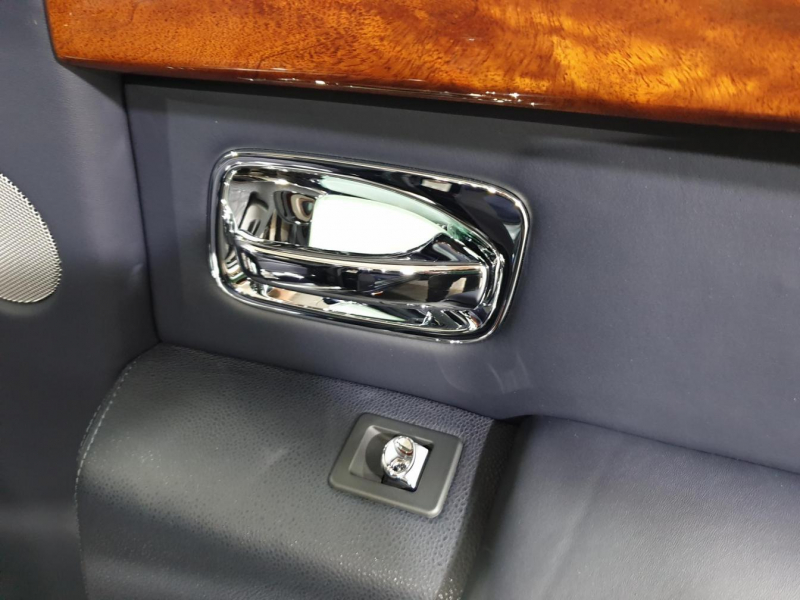 Rolls-Royce Phantom Extended Wheelbase бензин 2013 id-8557 Купить Rolls-Royce Phantom Extended Wheelbase бензин 2013 id-8557 в Киеве, Фото №68