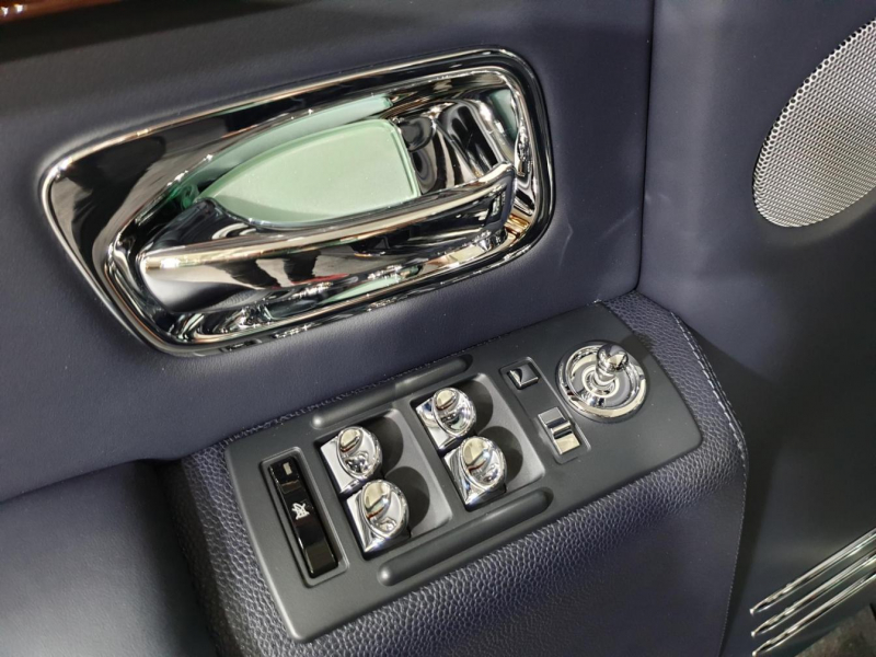 Rolls-Royce Phantom Extended Wheelbase бензин 2013 id-8557 Купить Rolls-Royce Phantom Extended Wheelbase бензин 2013 id-8557 в Киеве, Фото №74