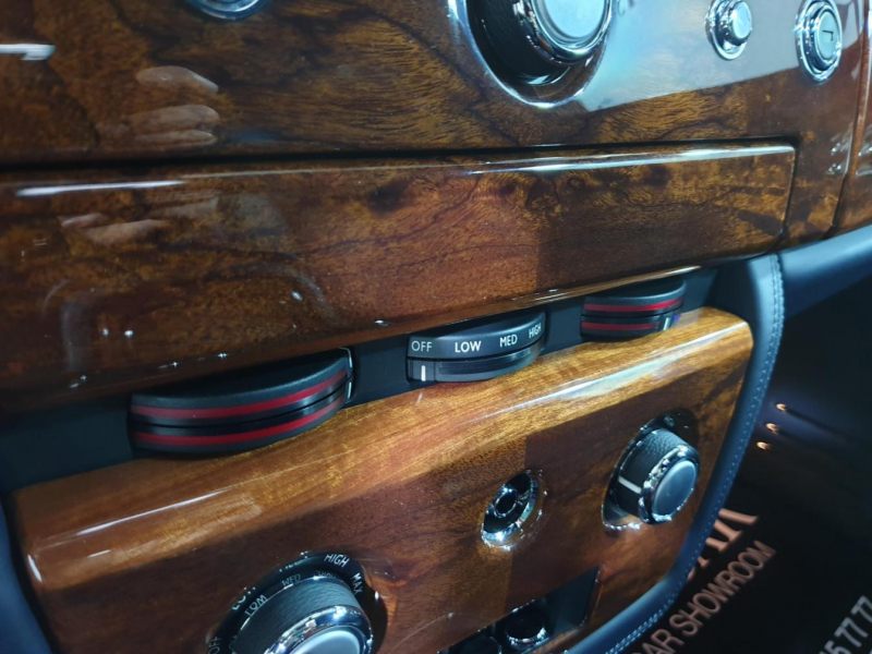 Rolls-Royce Phantom Extended Wheelbase бензин 2013 id-8557 Купить Rolls-Royce Phantom Extended Wheelbase бензин 2013 id-8557 в Киеве, Фото №86