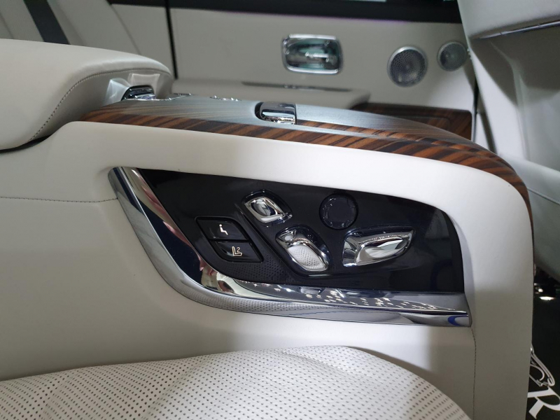 Rolls-Royce Cullinan бензин 2023 id-7264 Купить Rolls-Royce Cullinan бензин 2023 id-7264 в Киеве, Фото №32